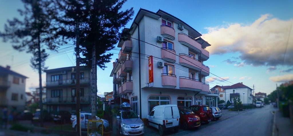 סטרוגה Hotel Montenegro מראה חיצוני תמונה