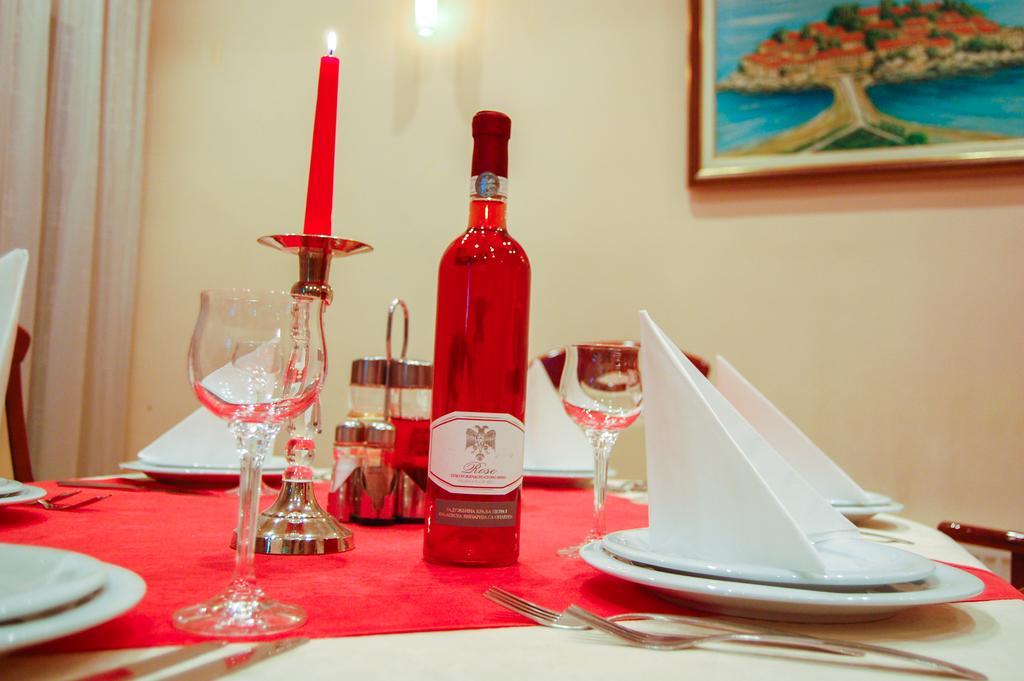 סטרוגה Hotel Montenegro מראה חיצוני תמונה