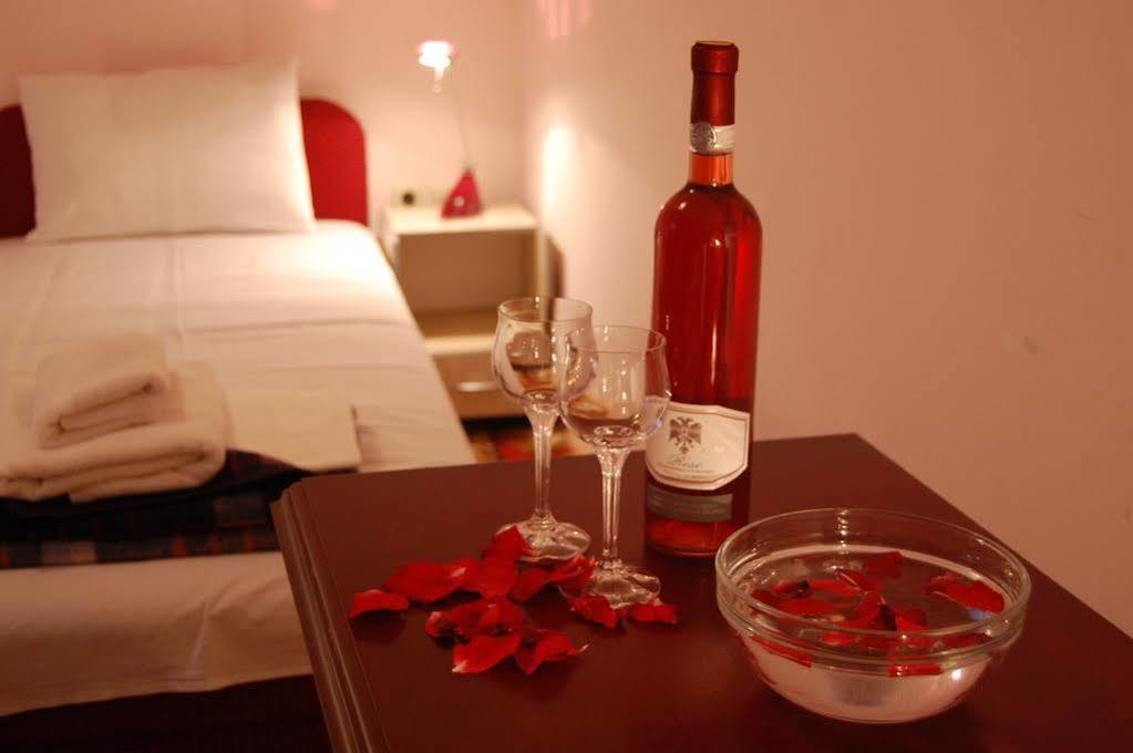 סטרוגה Hotel Montenegro מראה חיצוני תמונה