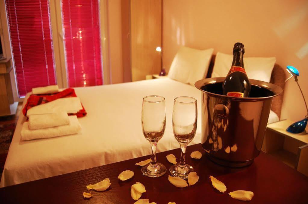 סטרוגה Hotel Montenegro מראה חיצוני תמונה
