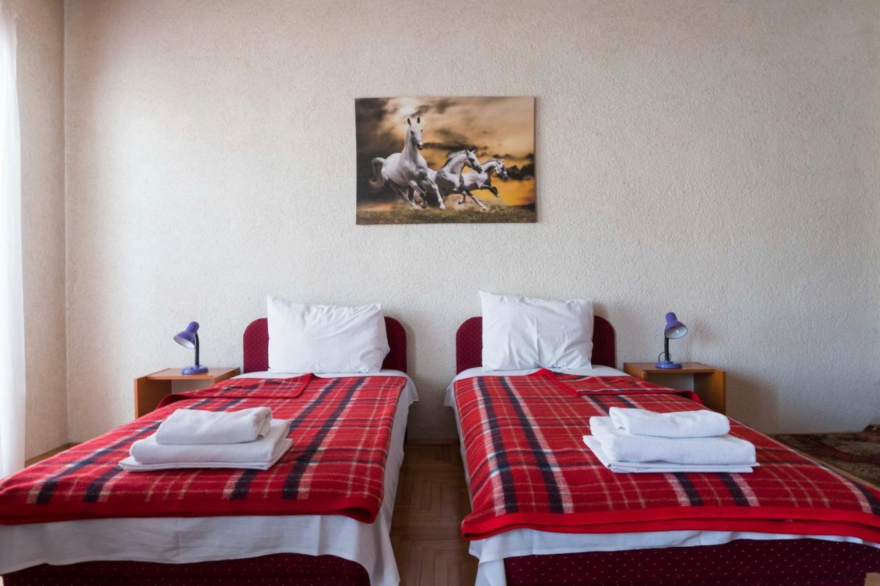 סטרוגה Hotel Montenegro מראה חיצוני תמונה