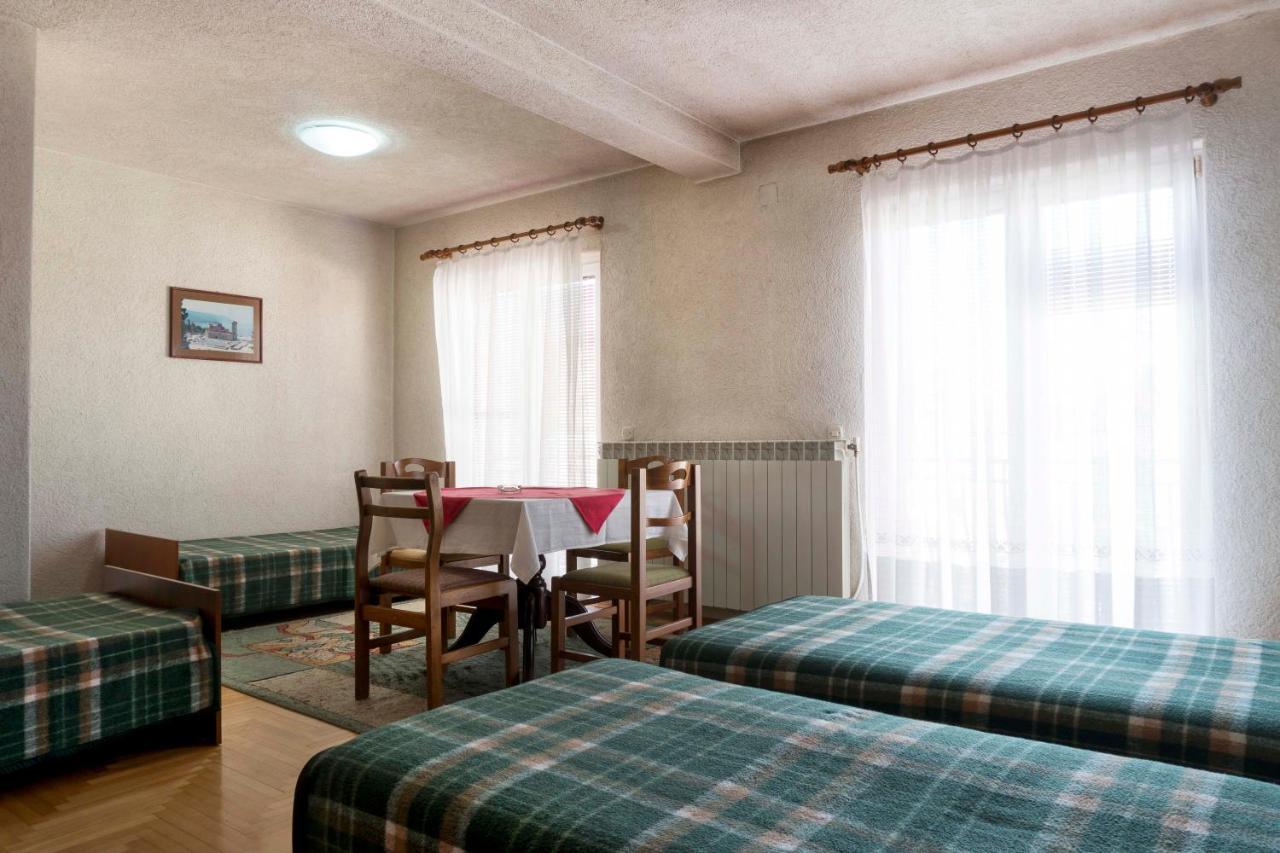 סטרוגה Hotel Montenegro מראה חיצוני תמונה